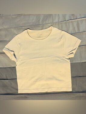 Zenana Outfitters Cream Short Sleeve Crewneck Tee